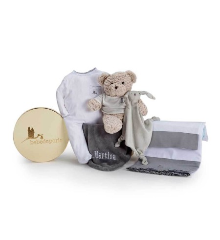 Embroidered bedtime baby hamper | BebeDeParis